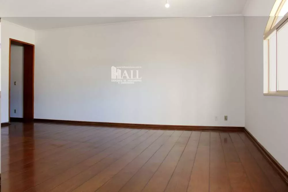 Apartamento à venda com 3 quartos, 185m² - Foto 2