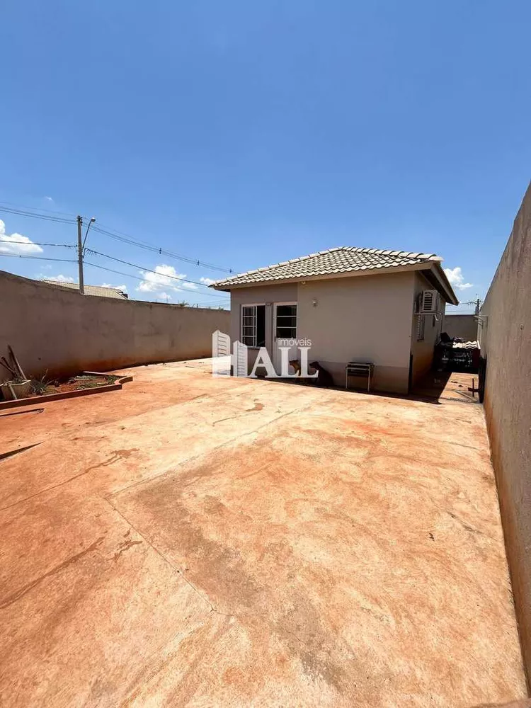 Casa à venda com 2 quartos, 49m² - Foto 1