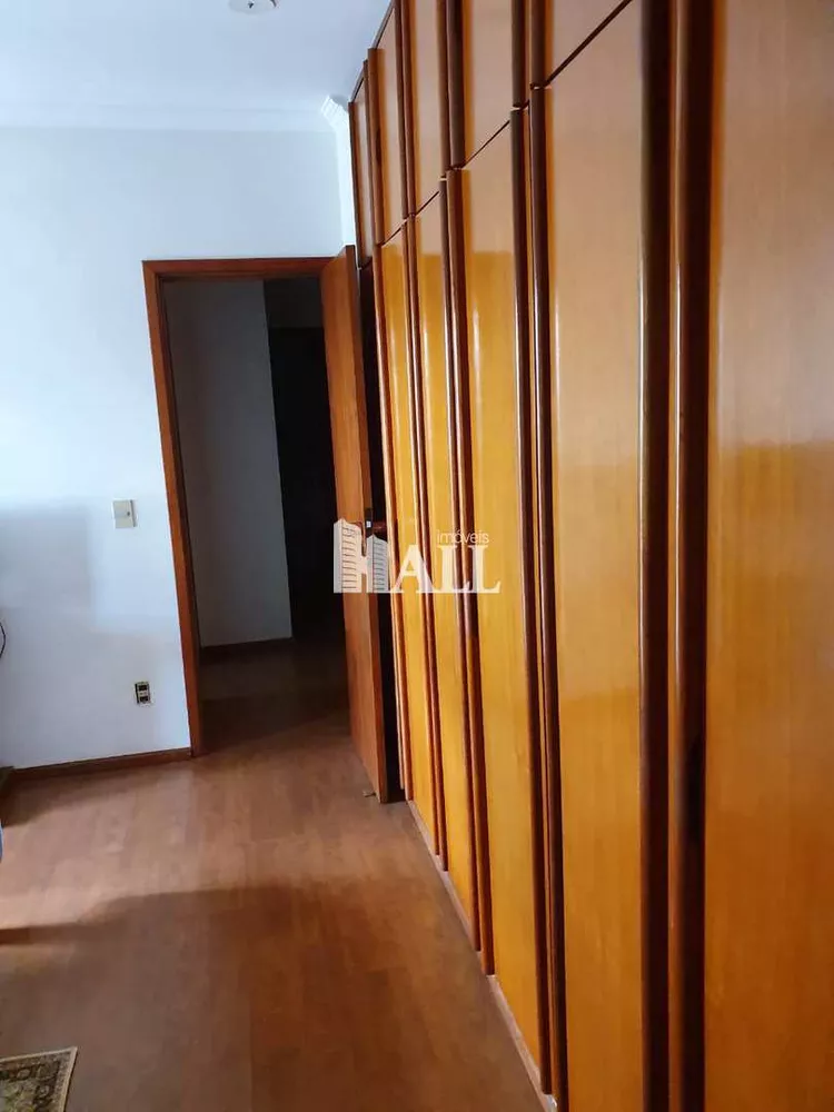 Apartamento à venda com 3 quartos, 198m² - Foto 4