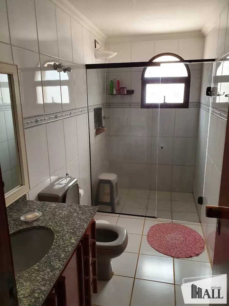 Apartamento à venda com 3 quartos, 198m² - Foto 2