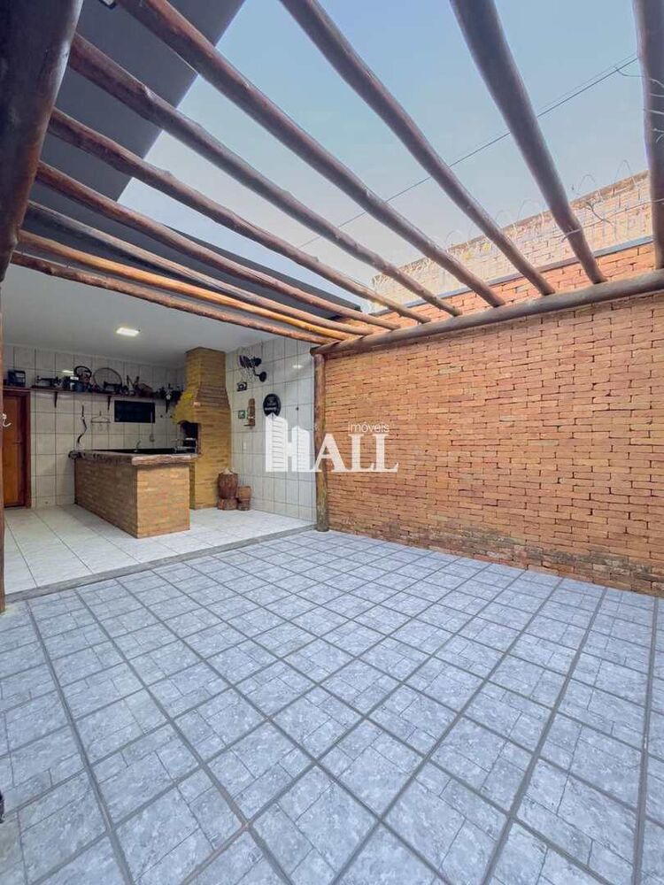 Casa à venda com 3 quartos, 212m² - Foto 4