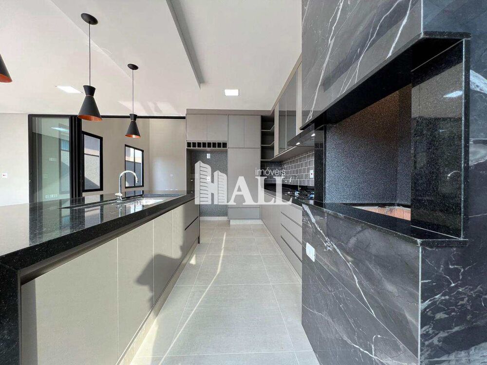 Casa de Condomínio à venda com 3 quartos, 246m² - Foto 1