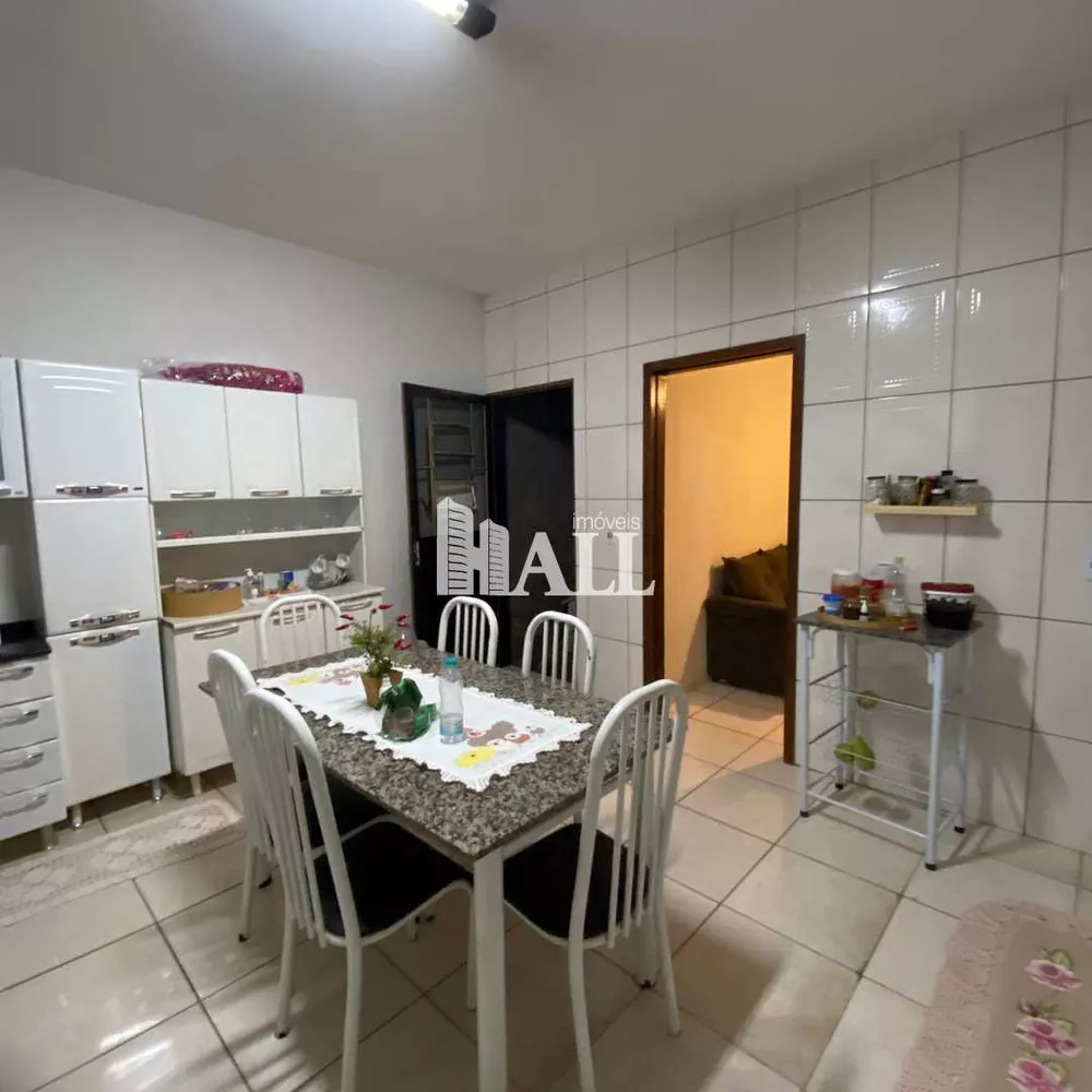 Casa à venda com 2 quartos, 100m² - Foto 1