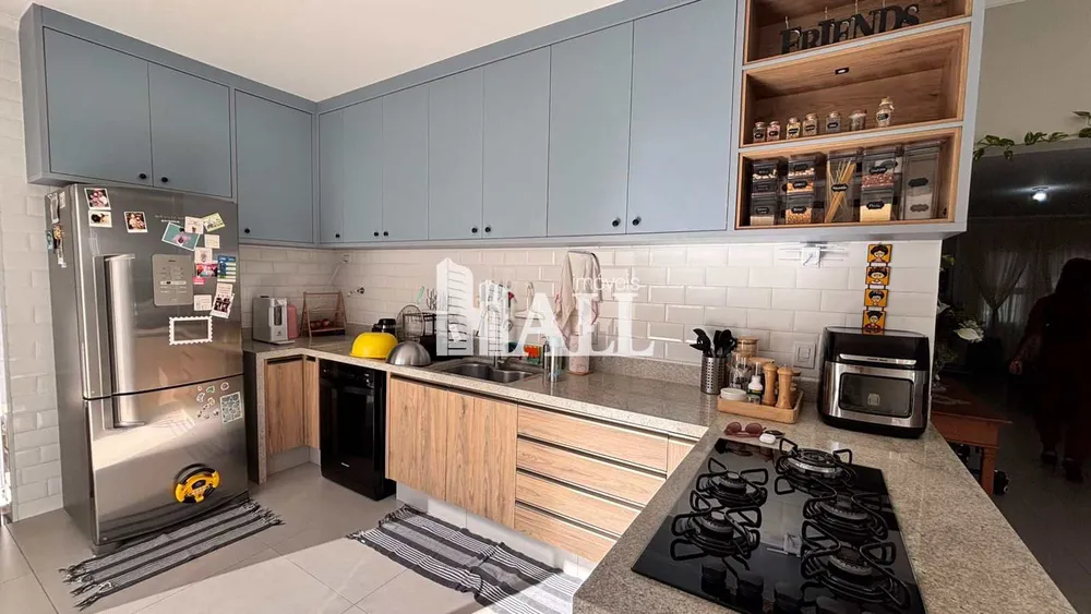 Casa, 4 quartos, 230 m² - Foto 1