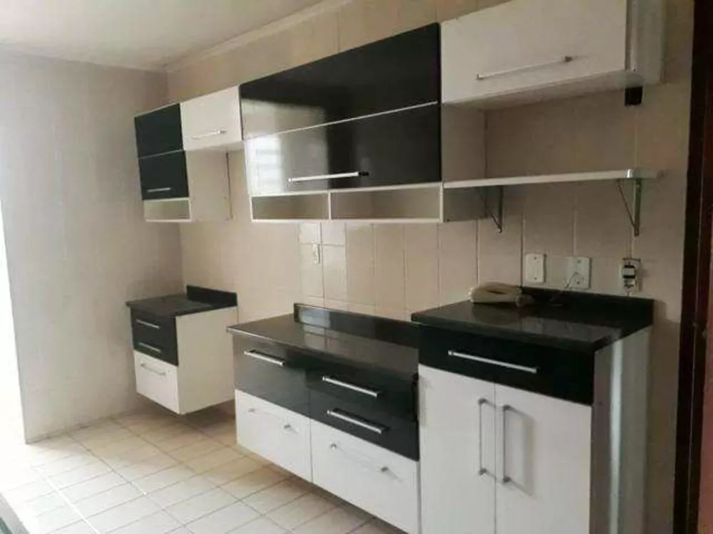 Apartamento à venda com 2 quartos, 70m² - Foto 3