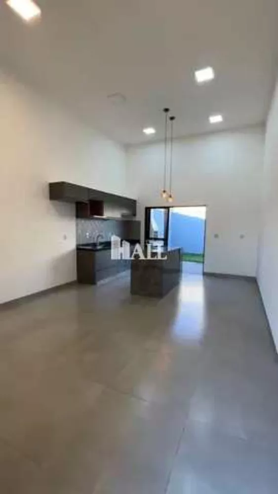 Casa à venda com 2 quartos, 66m² - Foto 1