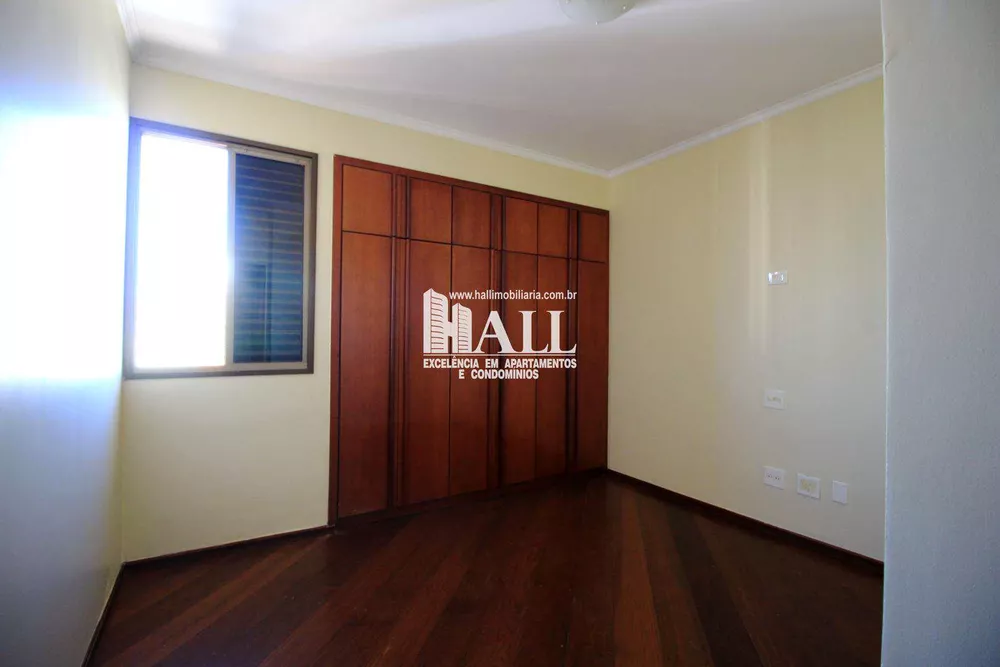 Apartamento à venda com 4 quartos, 300m² - Foto 3