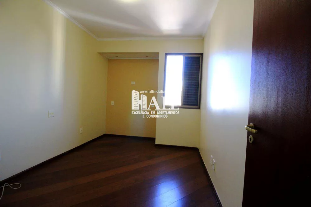 Apartamento à venda com 4 quartos, 300m² - Foto 2