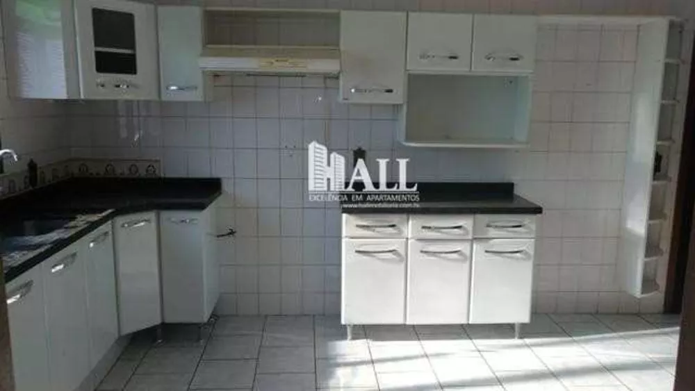 Apartamento à venda com 3 quartos, 200m² - Foto 1