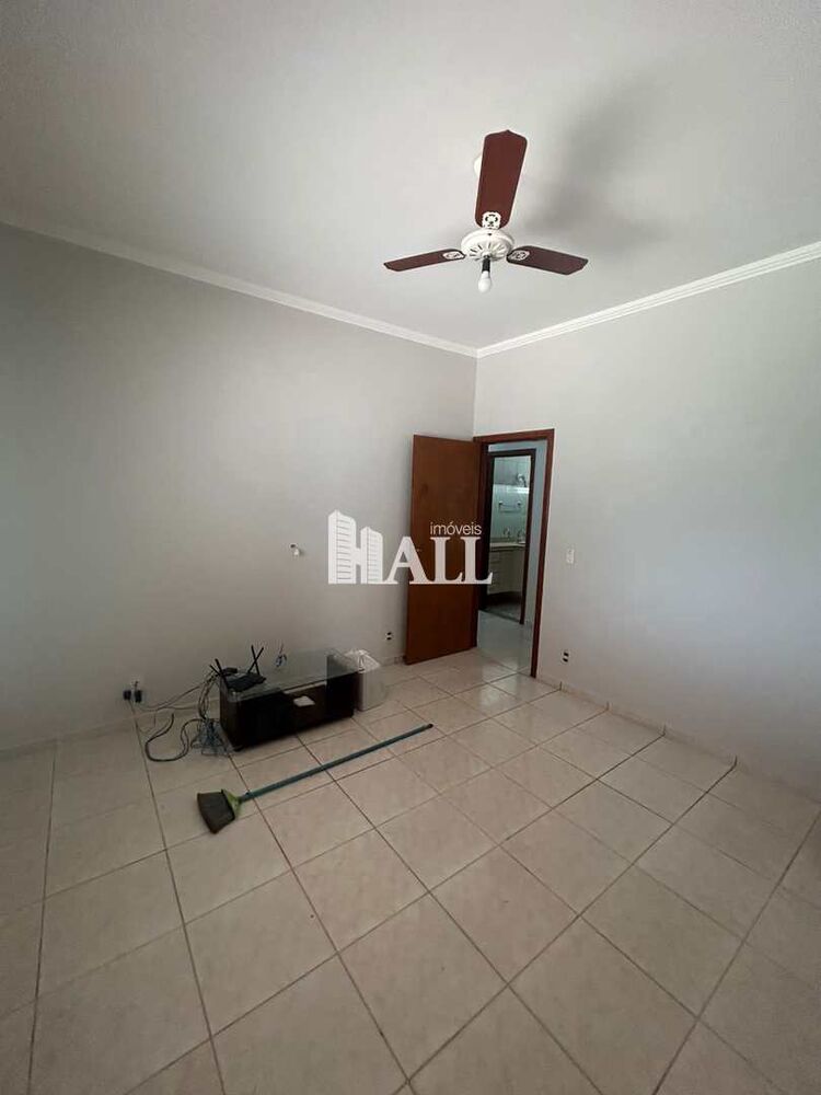 Chácara à venda com 3 quartos, 210m² - Foto 2