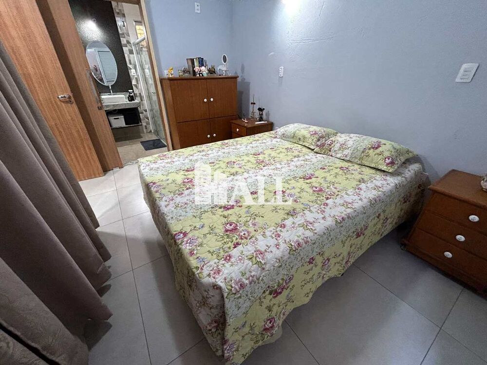 Casa à venda com 3 quartos, 170m² - Foto 2