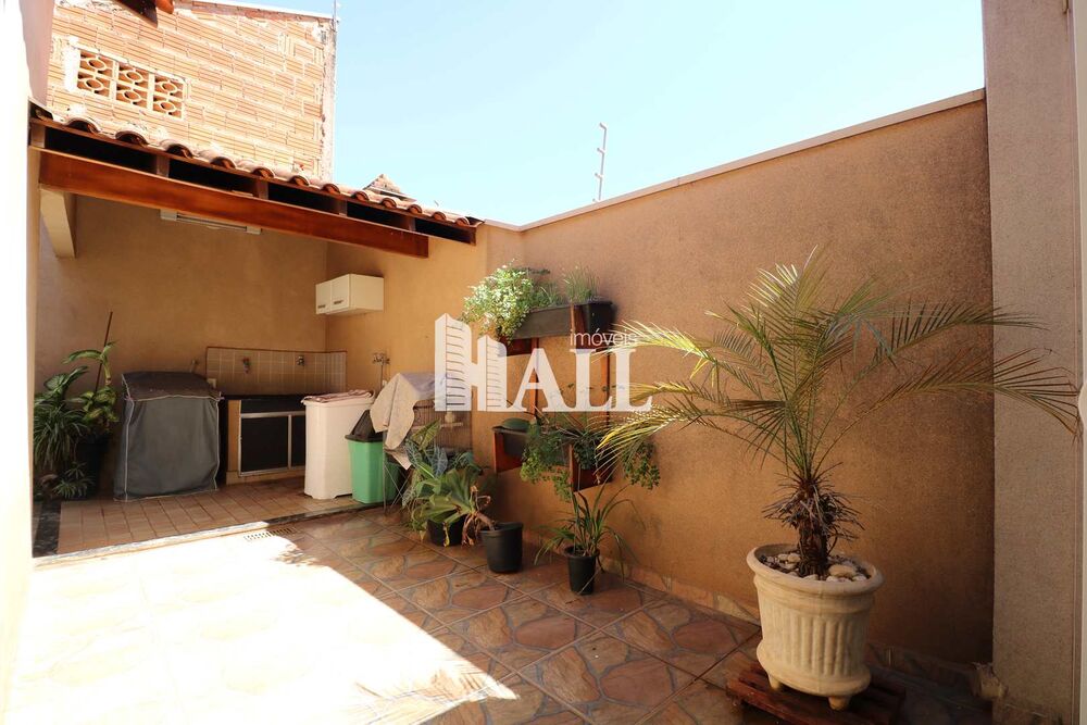 Casa à venda com 2 quartos, 200m² - Foto 4