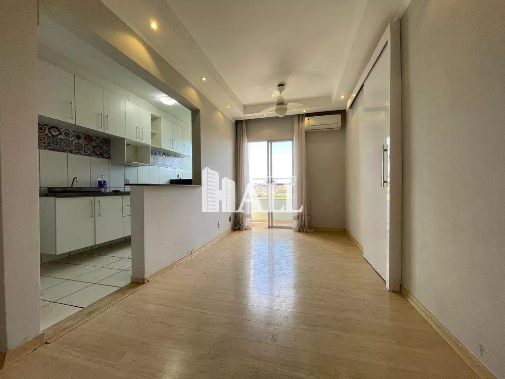 Apartamento à venda com 3 quartos, 70m² - Foto 1