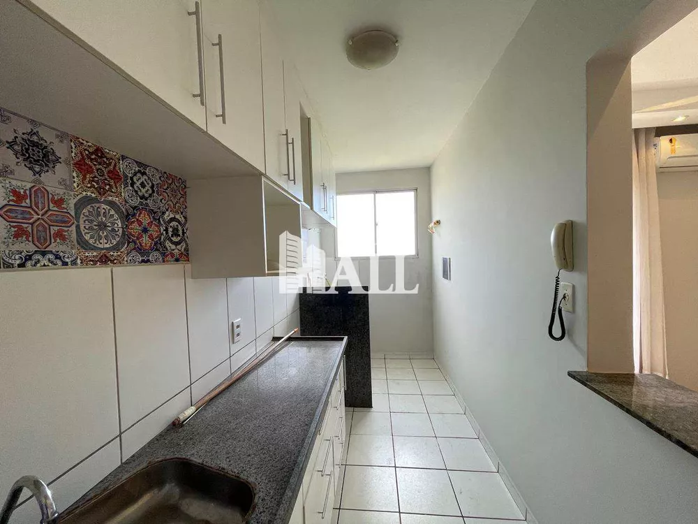 Apartamento à venda com 3 quartos, 70m² - Foto 2