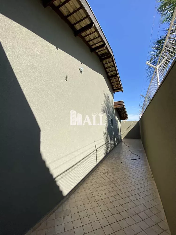 Casa à venda com 3 quartos, 320m² - Foto 3