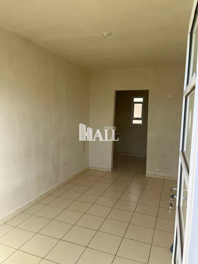 Casa à venda com 2 quartos, 47m² - Foto 2