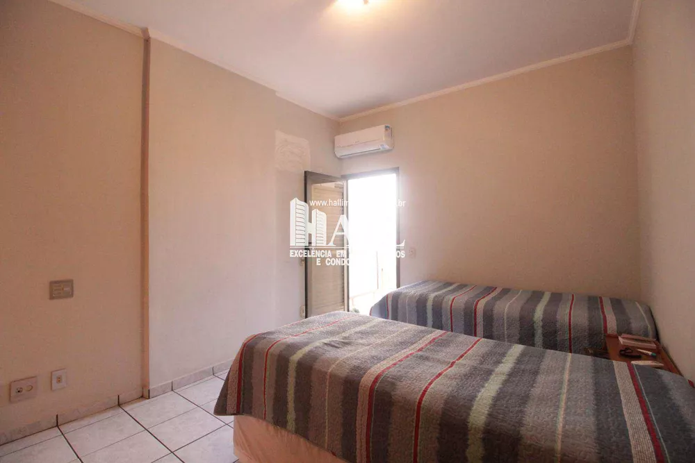 Apartamento à venda com 3 quartos, 202m² - Foto 2