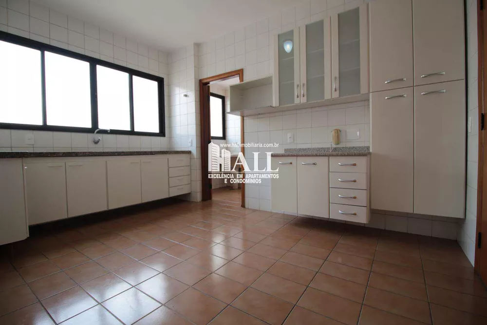 Apartamento à venda com 3 quartos, 108m² - Foto 3