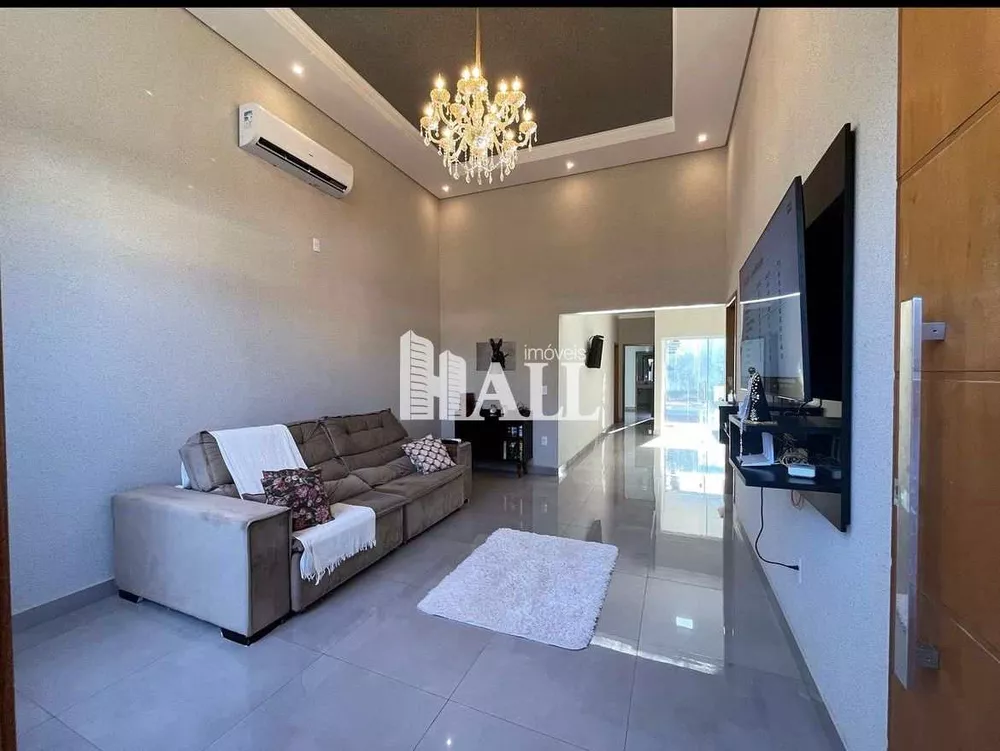 Casa à venda com 3 quartos, 192m² - Foto 1