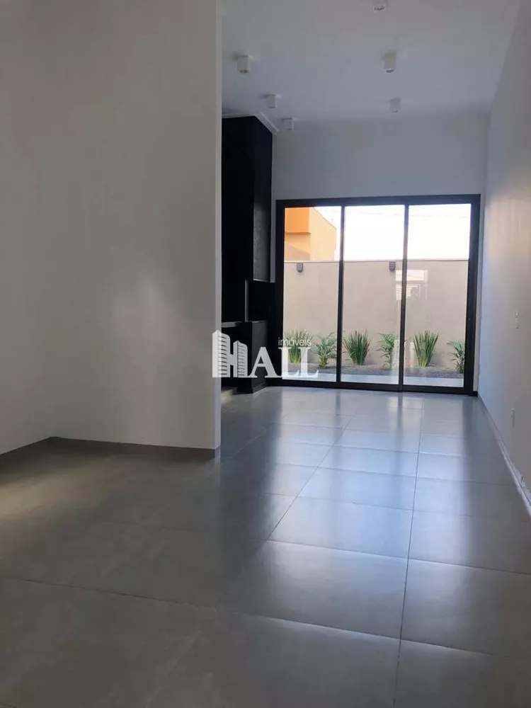 Casa à venda com 3 quartos, 200m² - Foto 1