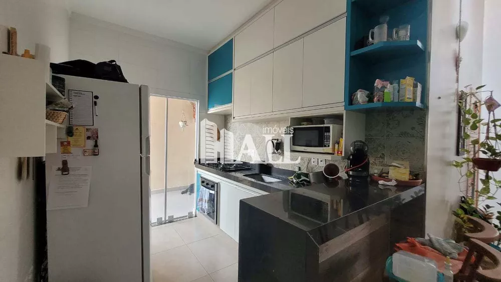 Casa à venda com 3 quartos, 136m² - Foto 2