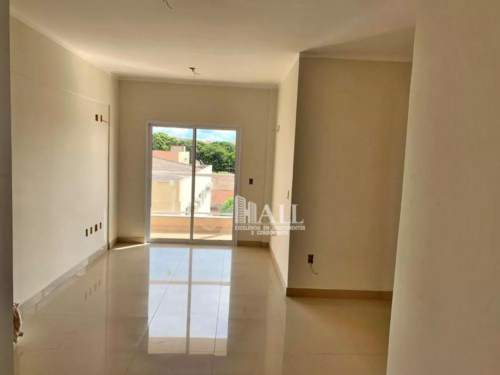 Apartamento à venda com 2 quartos, 70m² - Foto 1