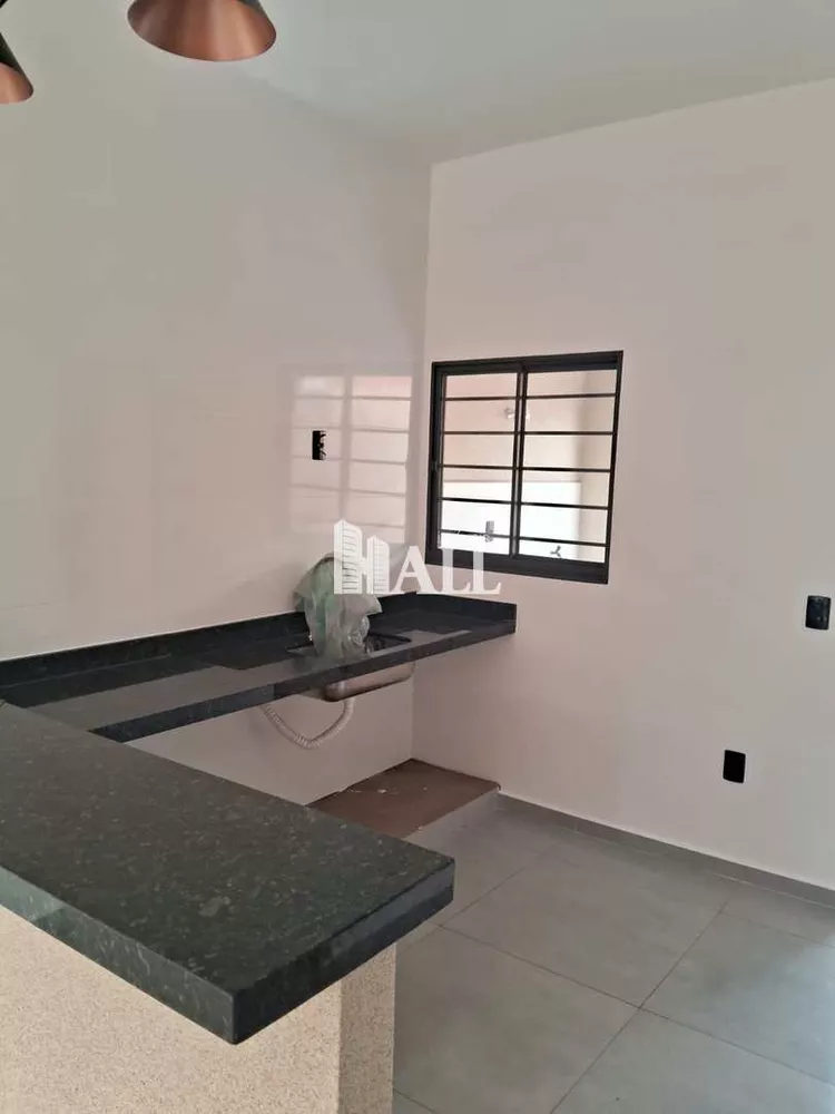 Casa à venda com 2 quartos, 60m² - Foto 2