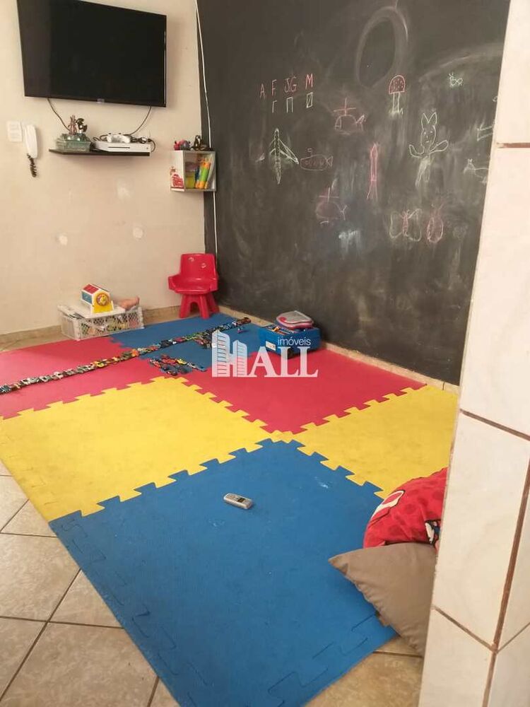 Casa à venda com 3 quartos, 138m² - Foto 1