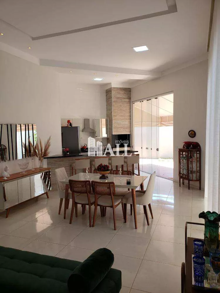 Casa de Condomínio à venda com 3 quartos, 199m² - Foto 4