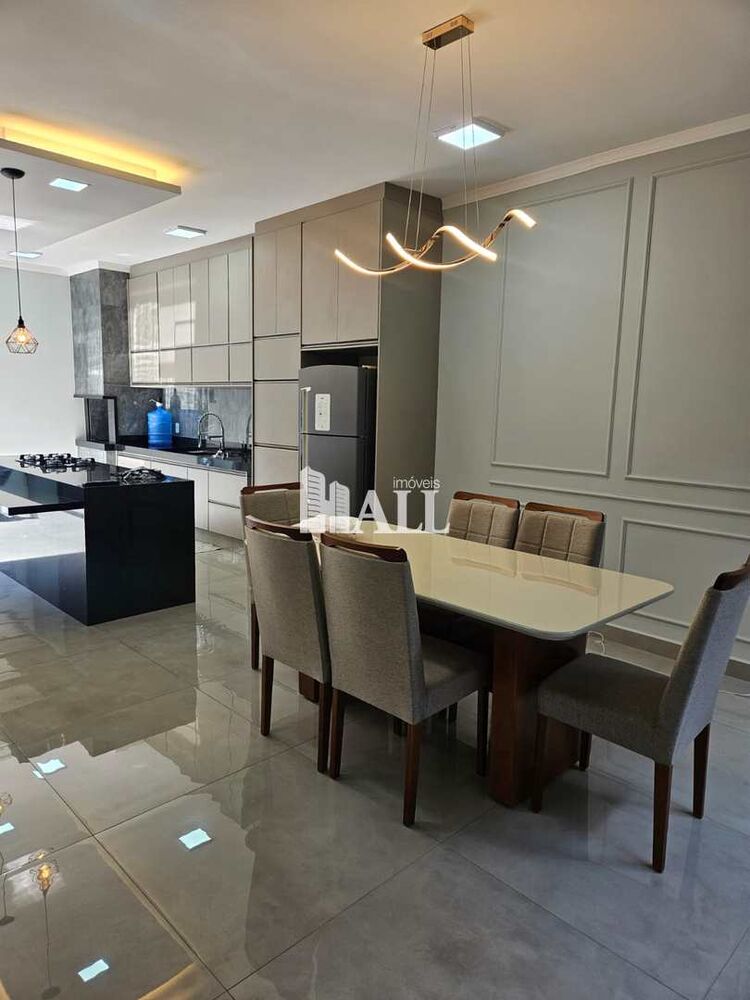 Casa à venda com 2 quartos, 140m² - Foto 3