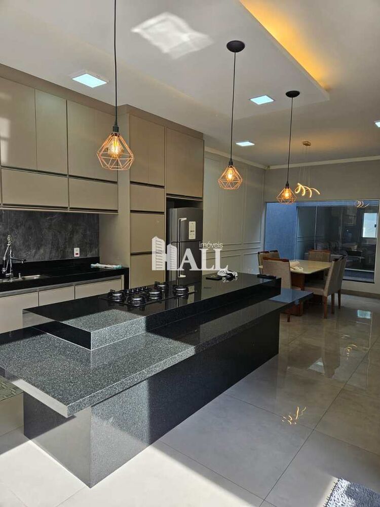 Casa à venda com 2 quartos, 140m² - Foto 1