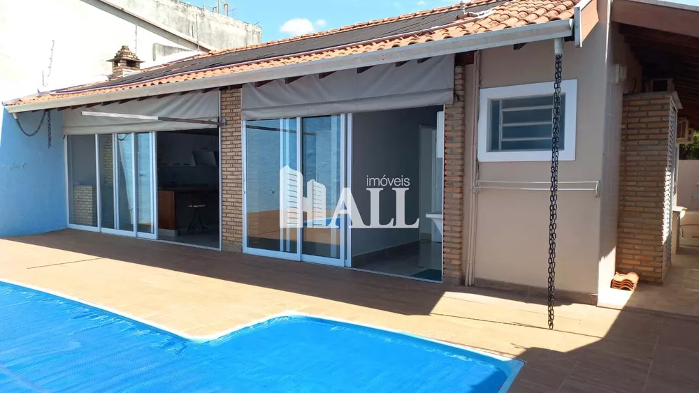 Casa à venda com 3 quartos, 220m² - Foto 2