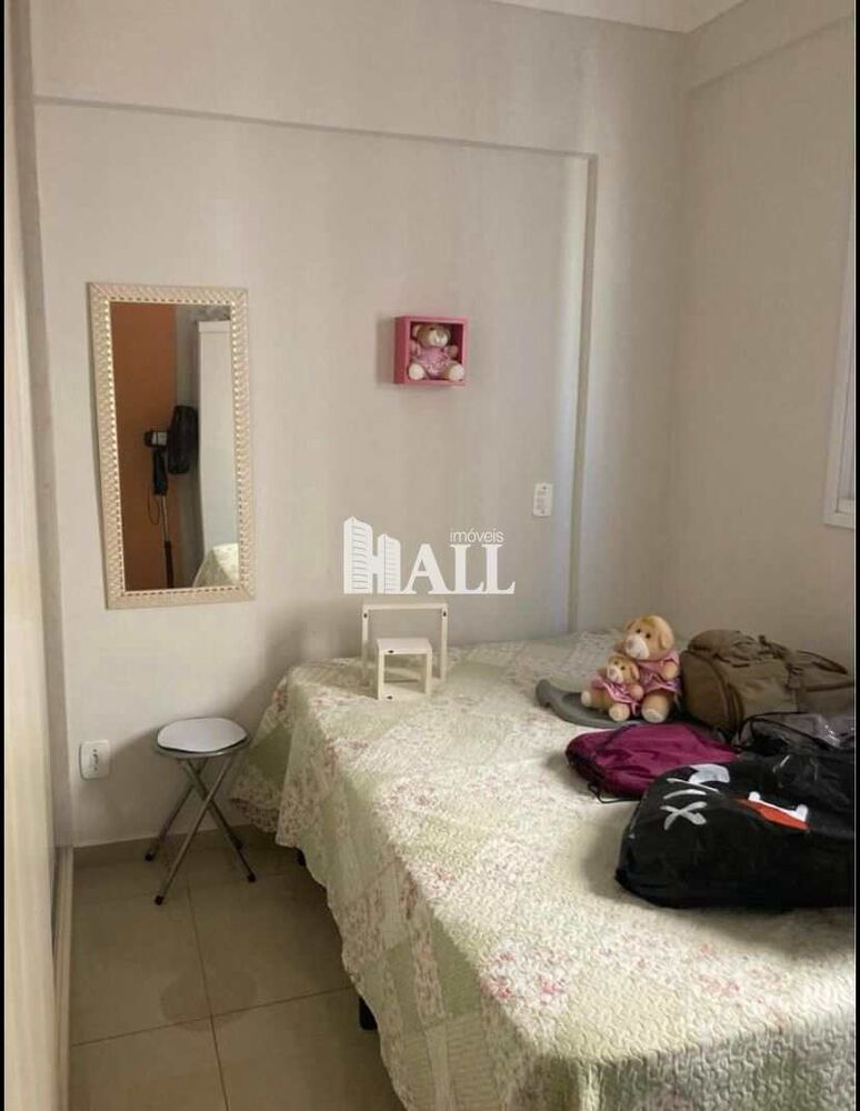 Apartamento à venda com 2 quartos, 70m² - Foto 2