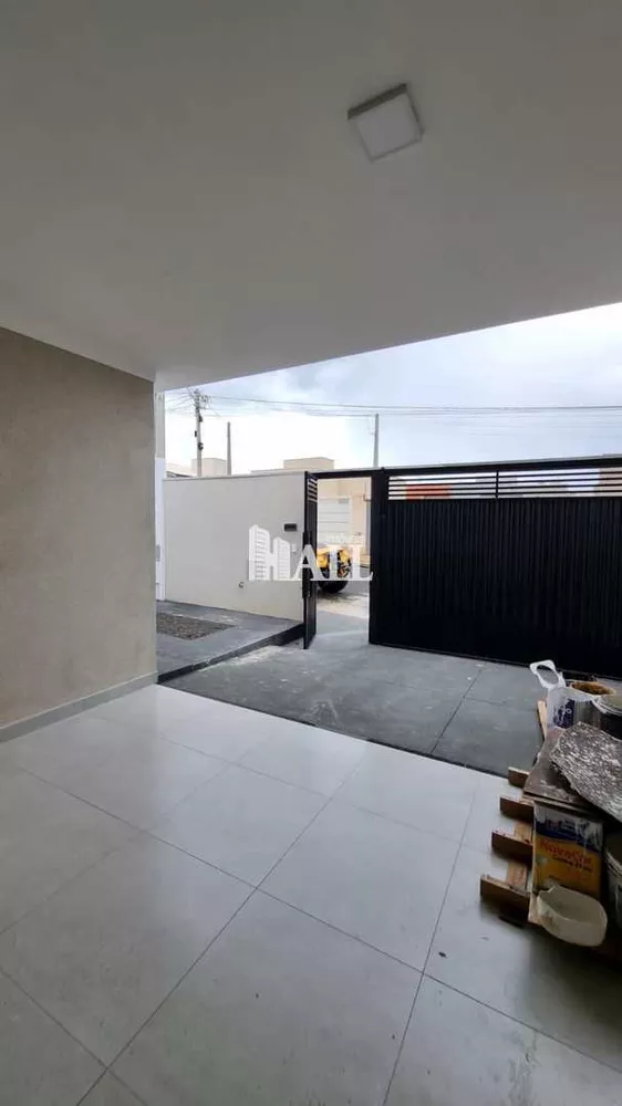 Casa à venda com 3 quartos, 106m² - Foto 2