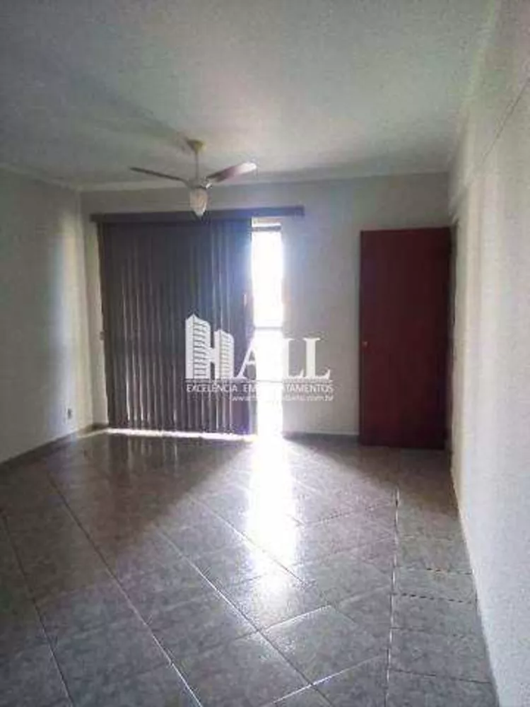 Apartamento à venda com 3 quartos, 95m² - Foto 2