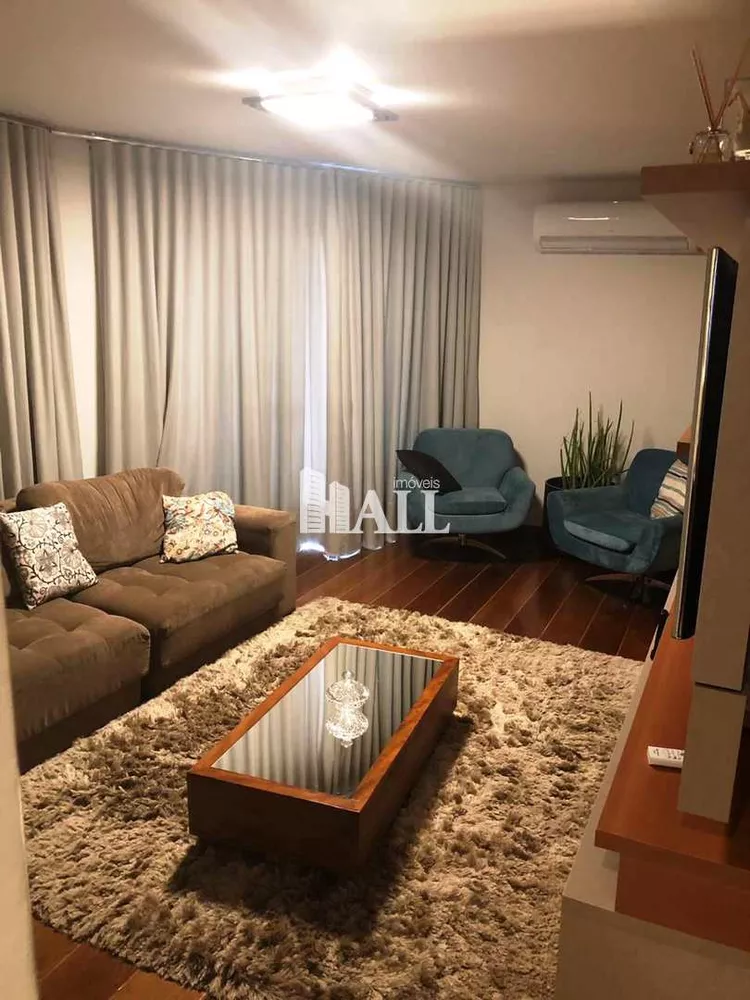 Apartamento à venda com 3 quartos, 134m² - Foto 1