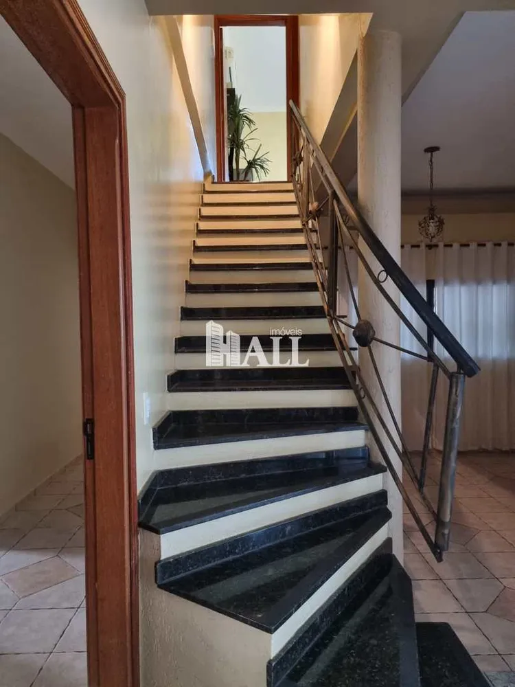 Casa, 4 quartos, 235 m² - Foto 2