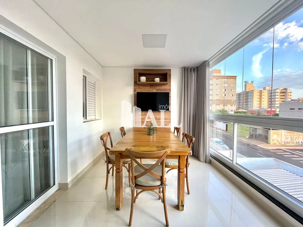 Apartamento à venda com 3 quartos, 130m² - Foto 4