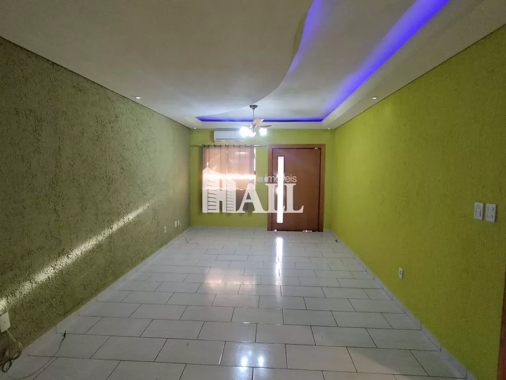 Casa à venda com 4 quartos, 187m² - Foto 1