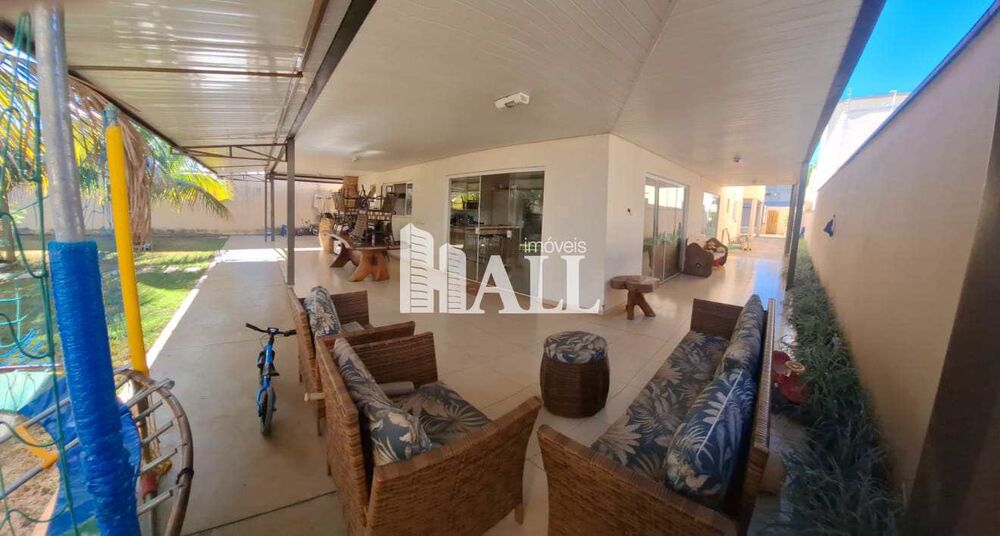 Casa à venda com 3 quartos, 200m² - Foto 1