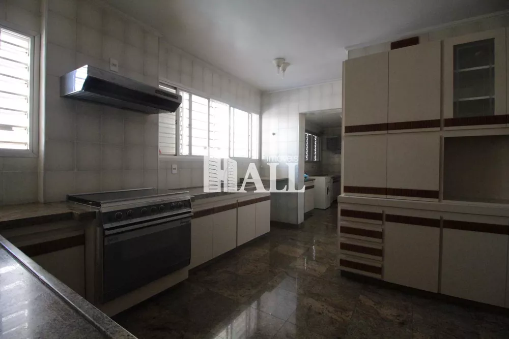 Apartamento à venda com 3 quartos, 220m² - Foto 3