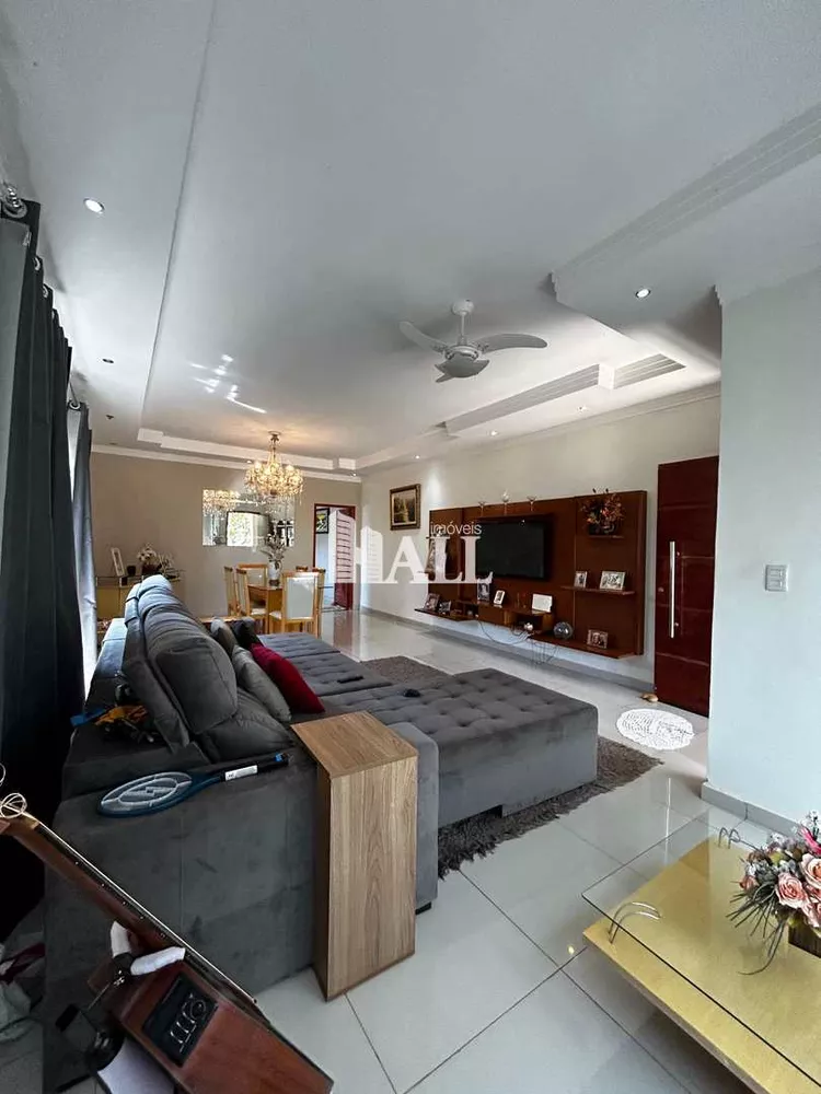 Casa de Condomínio à venda com 3 quartos, 226m² - Foto 3