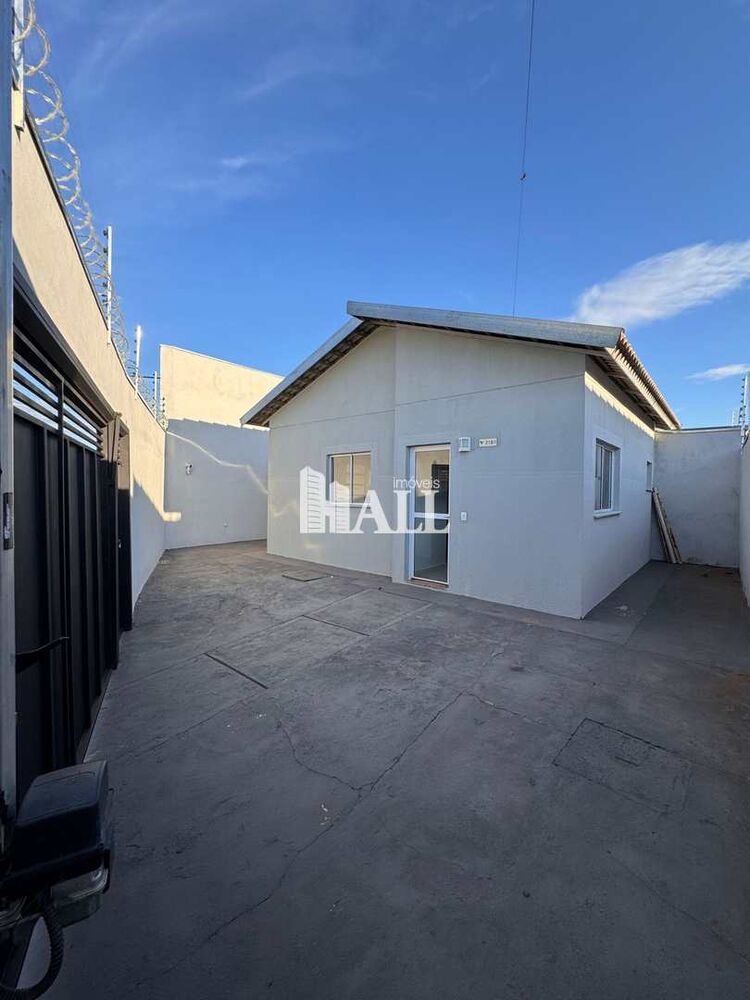 Casa à venda com 2 quartos, 100m² - Foto 1