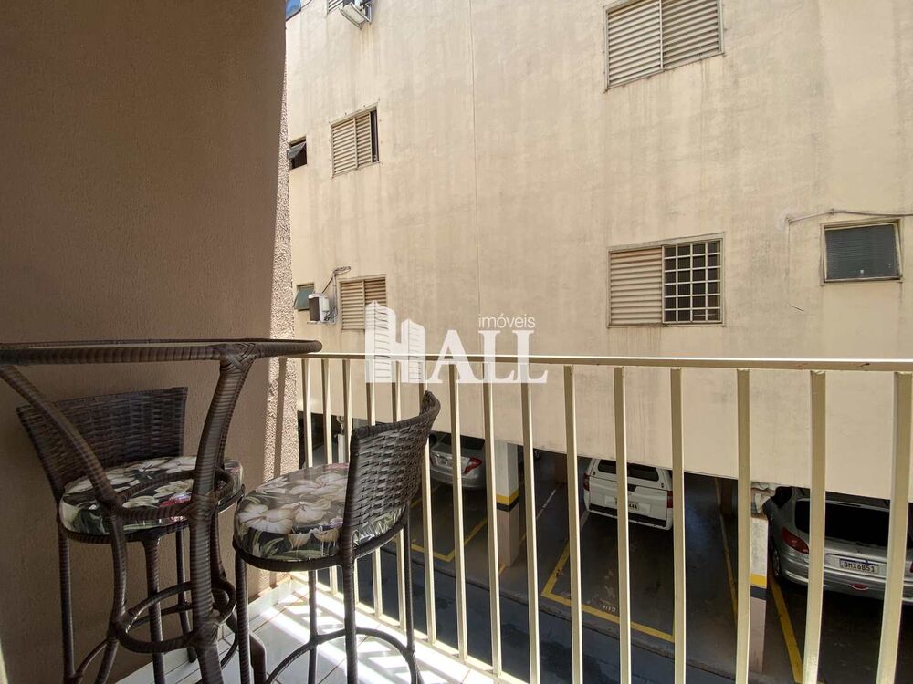 Apartamento à venda com 2 quartos, 70m² - Foto 2