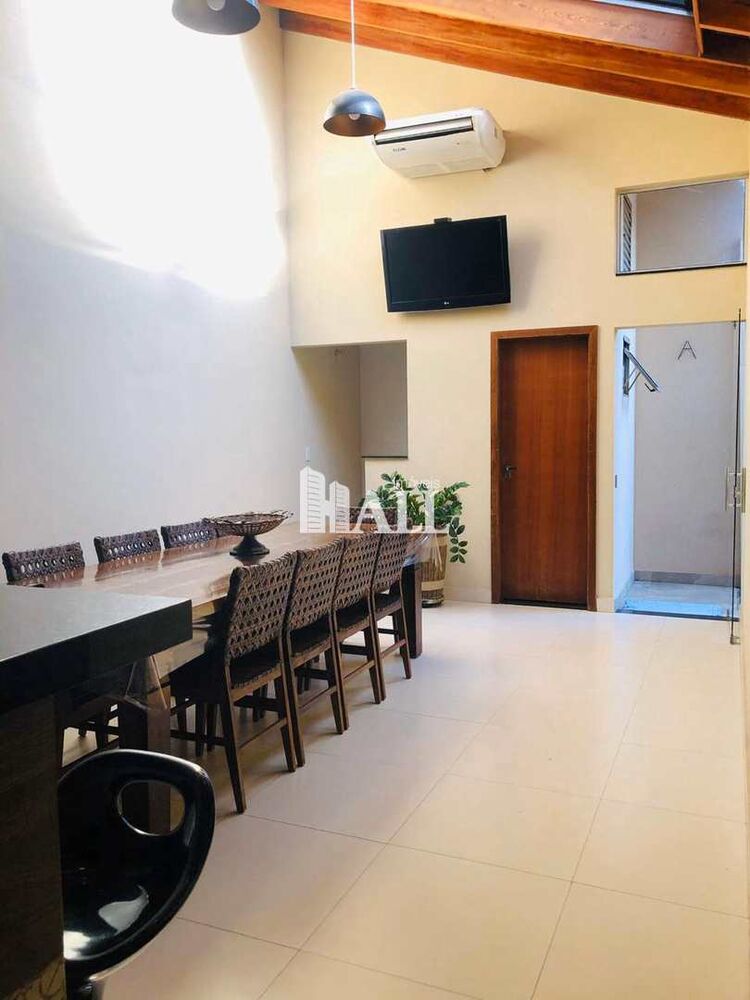 Casa à venda com 3 quartos, 160m² - Foto 1