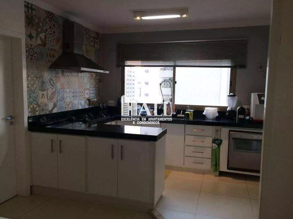 Apartamento à venda com 3 quartos, 230m² - Foto 2