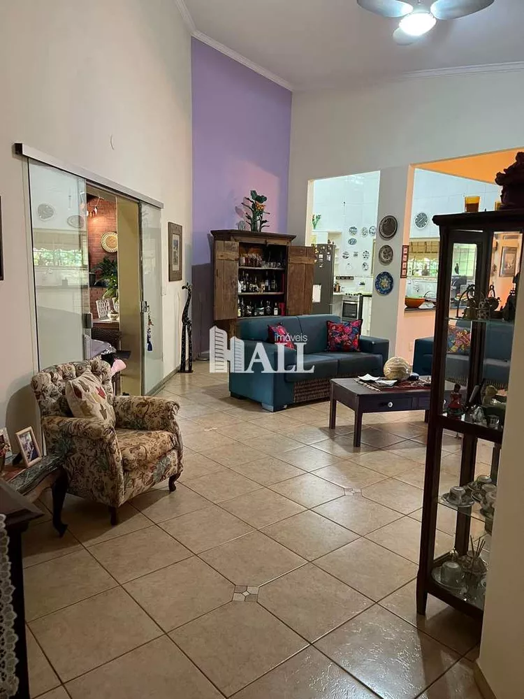 Chácara, 3 quartos, 2200 m² - Foto 1