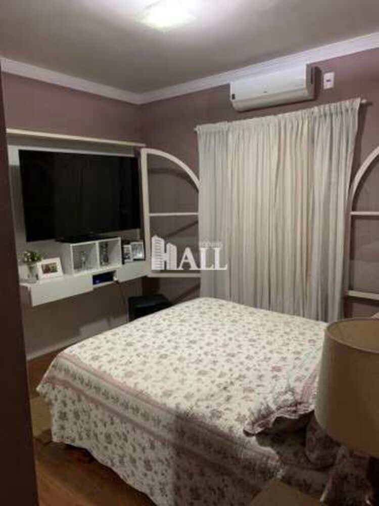 Casa, 4 quartos, 210 m² - Foto 1