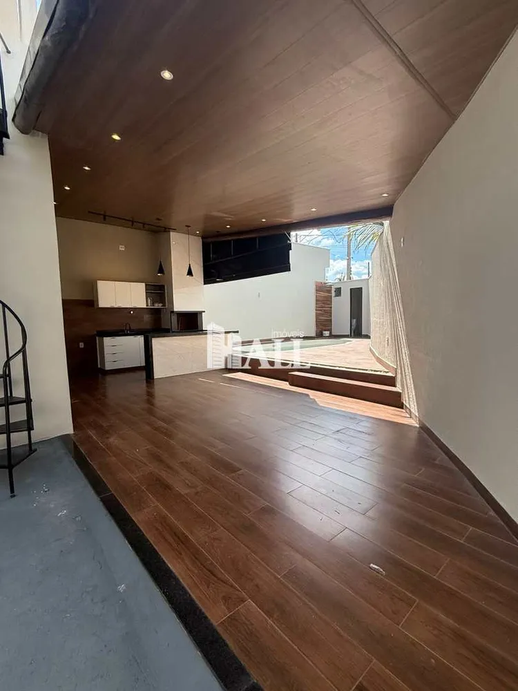Casa, 4 quartos, 180 m² - Foto 2