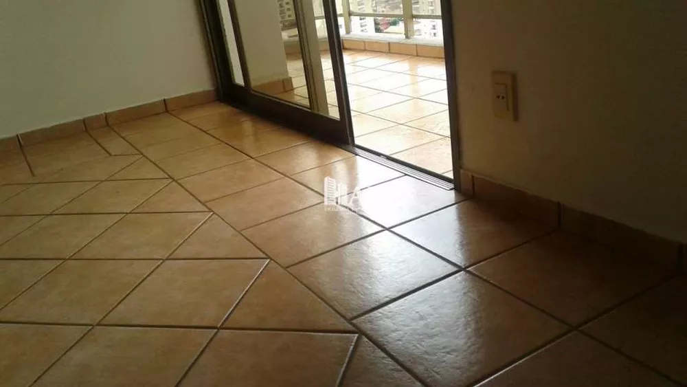 Apartamento à venda com 3 quartos, 125m² - Foto 2